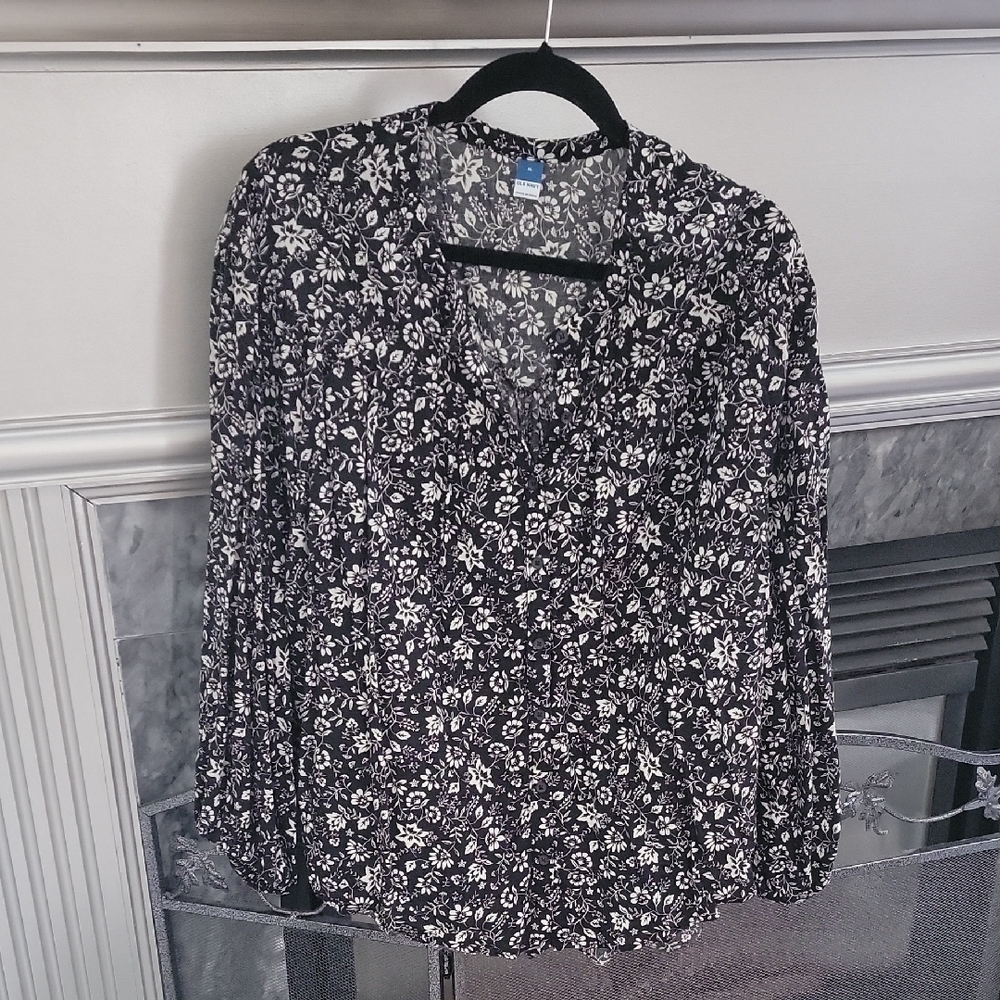 Floral Black and White Women's Top